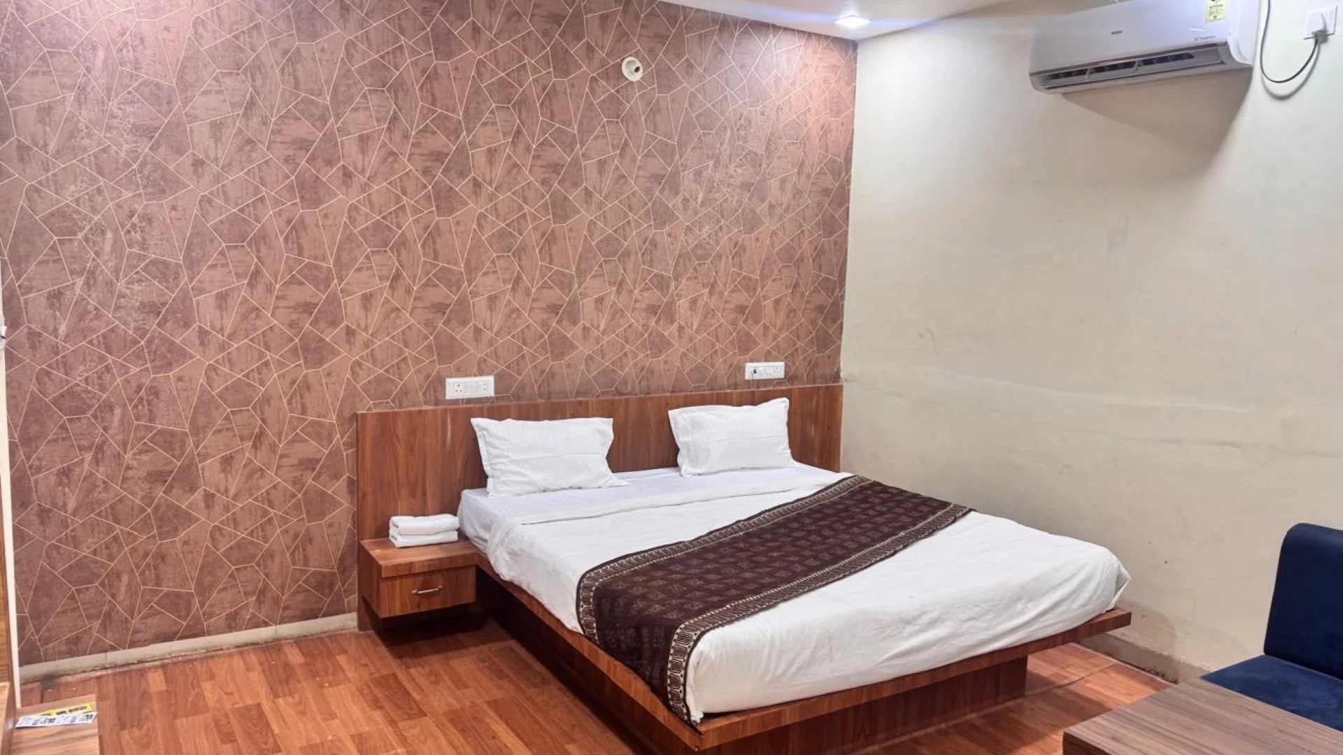 Shree Ji Hotel & Resort