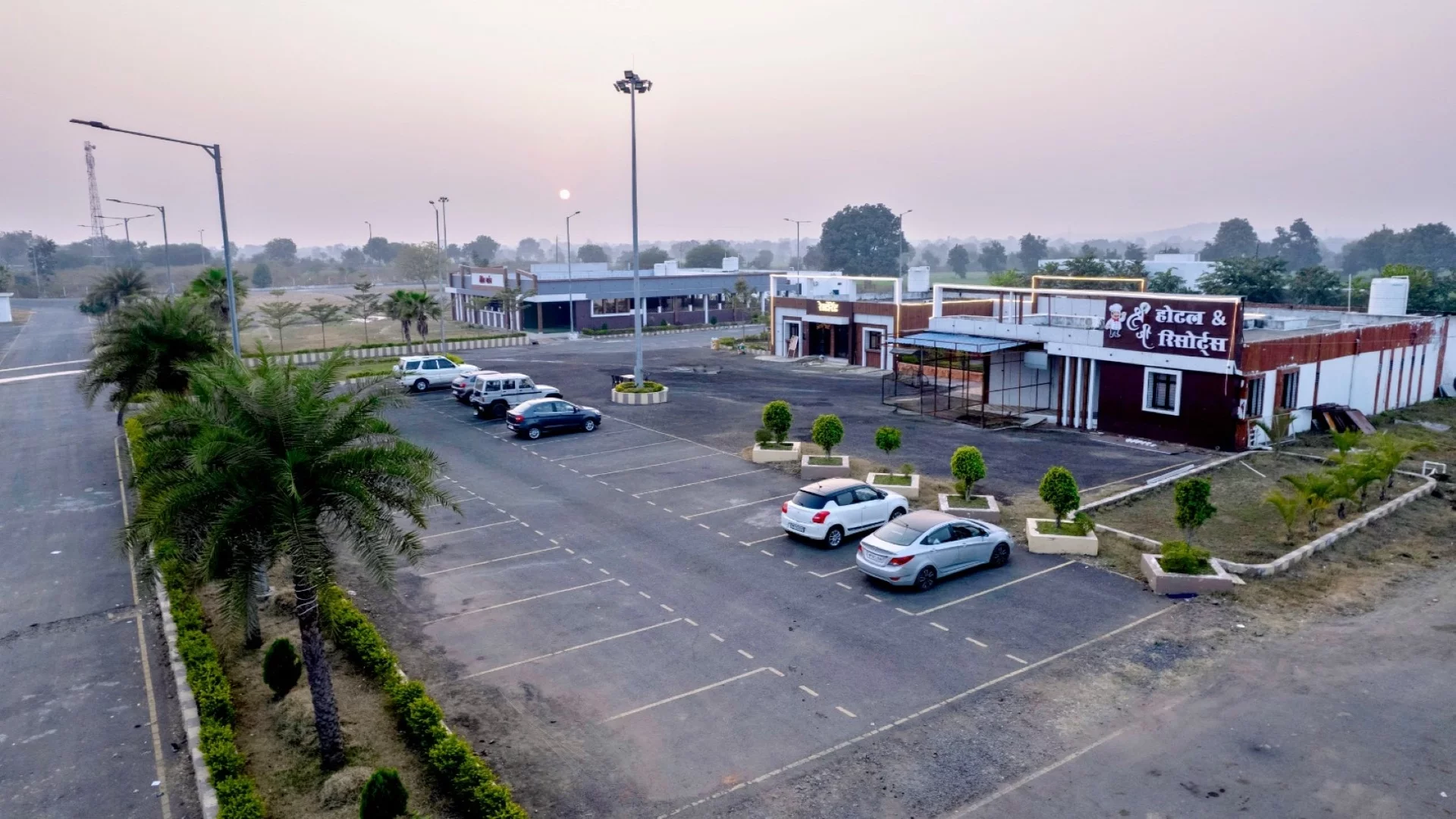 Shree Ji Hotel & Resort